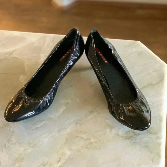 PRADA black patent classic pump heels size 39.5 kitten - Picture 3 of 9